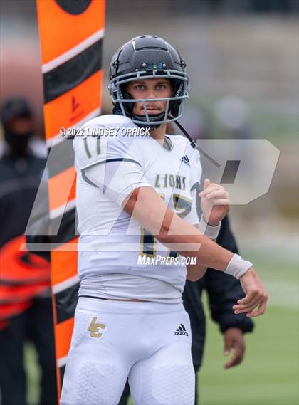 Thumbnail 1 in Fort Bend Marshall vs. Lake Creek (UIL 5A D2 Region III Regional Playoff) photogallery.