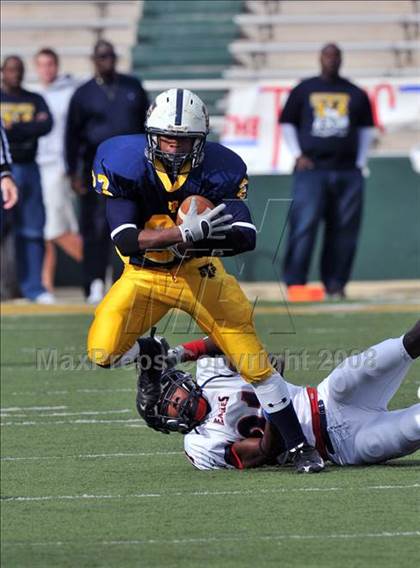 Thumbnail 3 in Stony Point vs. Allen (Class 5A Division II state semifinals) photogallery.