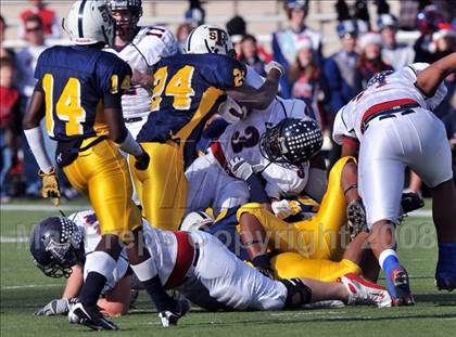 Thumbnail 2 in Stony Point vs. Allen (Class 5A Division II state semifinals) photogallery.