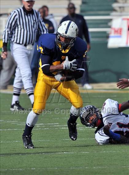 Thumbnail 1 in Stony Point vs. Allen (Class 5A Division II state semifinals) photogallery.