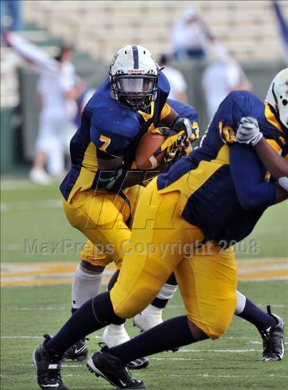 Thumbnail 1 in Stony Point vs. Allen (Class 5A Division II state semifinals) photogallery.