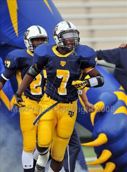 Thumbnail 2 in Stony Point vs. Allen (Class 5A Division II state semifinals) photogallery.