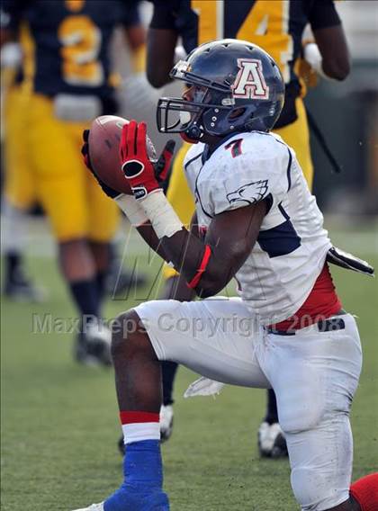 Thumbnail 3 in Stony Point vs. Allen (Class 5A Division II state semifinals) photogallery.