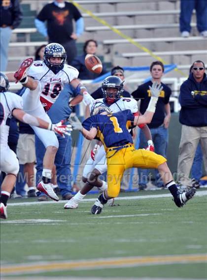 Thumbnail 1 in Stony Point vs. Allen (Class 5A Division II state semifinals) photogallery.