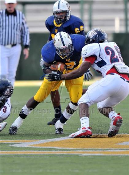 Thumbnail 2 in Stony Point vs. Allen (Class 5A Division II state semifinals) photogallery.