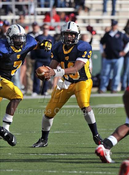 Thumbnail 2 in Stony Point vs. Allen (Class 5A Division II state semifinals) photogallery.