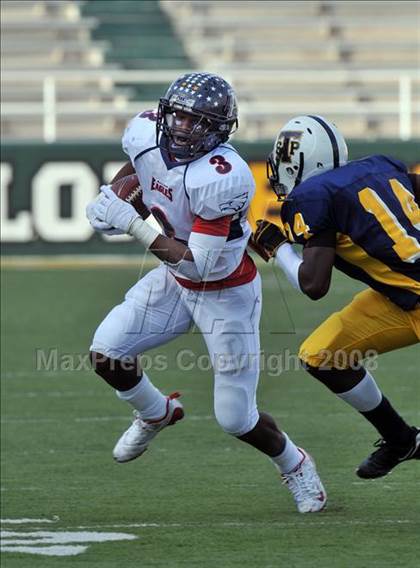 Thumbnail 2 in Stony Point vs. Allen (Class 5A Division II state semifinals) photogallery.