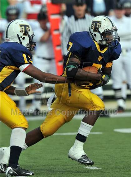 Thumbnail 1 in Stony Point vs. Allen (Class 5A Division II state semifinals) photogallery.