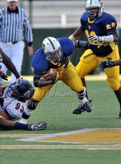 Thumbnail 2 in Stony Point vs. Allen (Class 5A Division II state semifinals) photogallery.