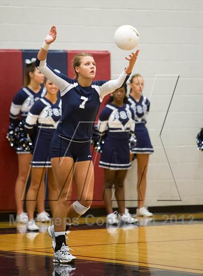 Thumbnail 2 in Lee's Summit West vs. St. Teresa's Academy photogallery.