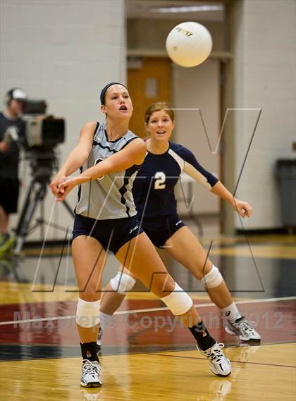 Thumbnail 1 in Lee's Summit West vs. St. Teresa's Academy photogallery.