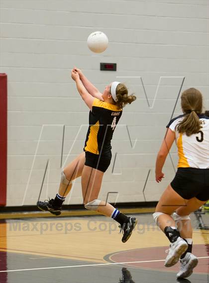 Thumbnail 2 in Lee's Summit West vs. St. Teresa's Academy photogallery.