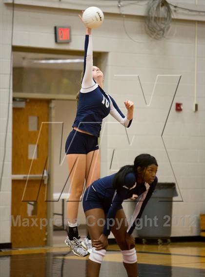 Thumbnail 3 in Lee's Summit West vs. St. Teresa's Academy photogallery.