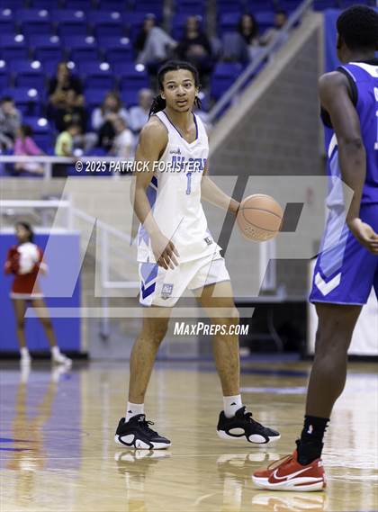Thumbnail 2 in San Antonio Sports 6A All-Star Game photogallery.