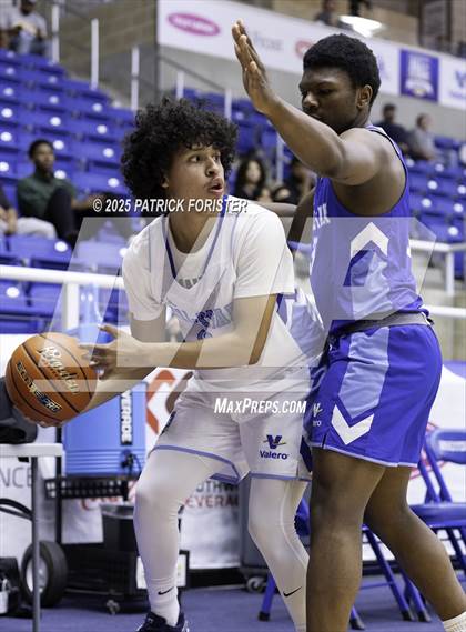 Thumbnail 3 in San Antonio Sports 6A All-Star Game photogallery.