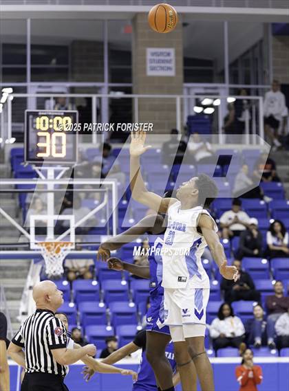 Thumbnail 1 in San Antonio Sports 6A All-Star Game photogallery.