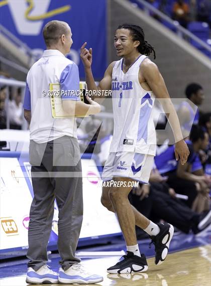 Thumbnail 1 in San Antonio Sports 6A All-Star Game photogallery.