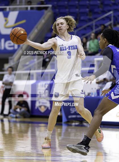 Thumbnail 3 in San Antonio Sports 6A All-Star Game photogallery.