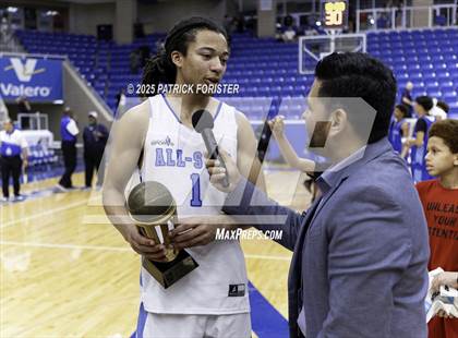 Thumbnail 2 in San Antonio Sports 6A All-Star Game photogallery.