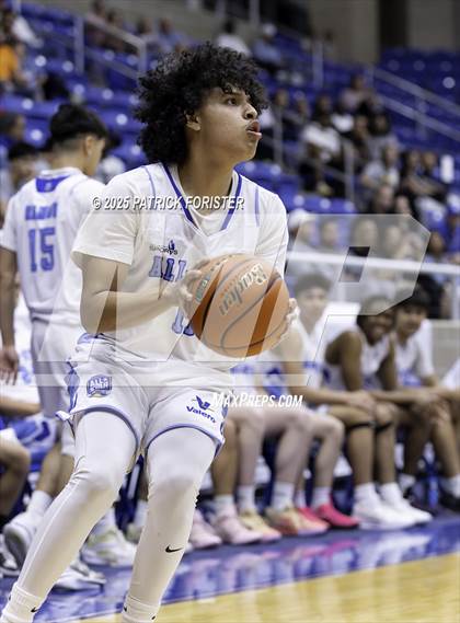 Thumbnail 1 in San Antonio Sports 6A All-Star Game photogallery.