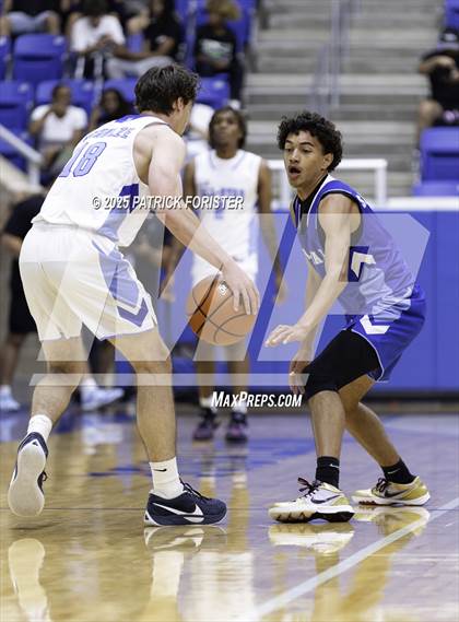 Thumbnail 2 in San Antonio Sports 6A All-Star Game photogallery.