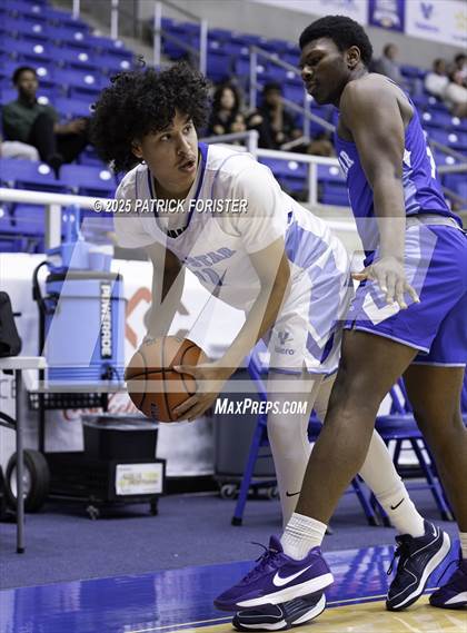 Thumbnail 1 in San Antonio Sports 6A All-Star Game photogallery.