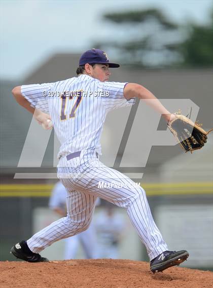 Thumbnail 2 in St. James @ Lutcher photogallery.