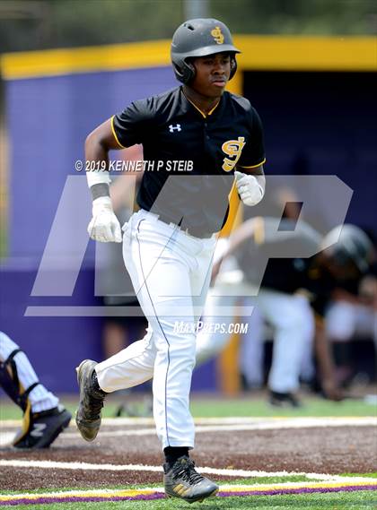 Thumbnail 2 in St. James @ Lutcher photogallery.
