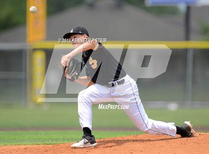 Thumbnail 1 in St. James @ Lutcher photogallery.
