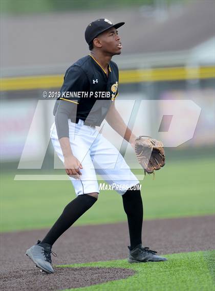 Thumbnail 1 in St. James @ Lutcher photogallery.