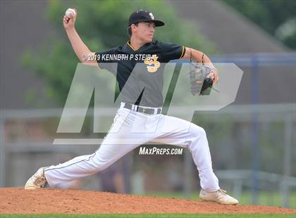 Thumbnail 1 in St. James @ Lutcher photogallery.