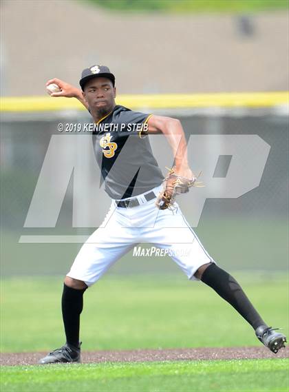 Thumbnail 1 in St. James @ Lutcher photogallery.
