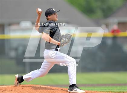 Thumbnail 1 in St. James @ Lutcher photogallery.