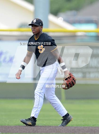 Thumbnail 1 in St. James @ Lutcher photogallery.