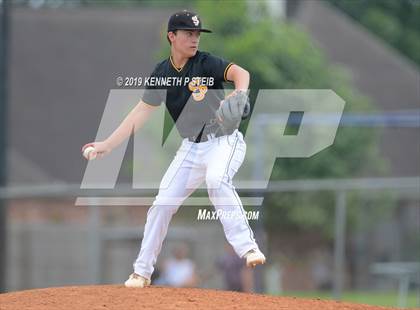 Thumbnail 1 in St. James @ Lutcher photogallery.