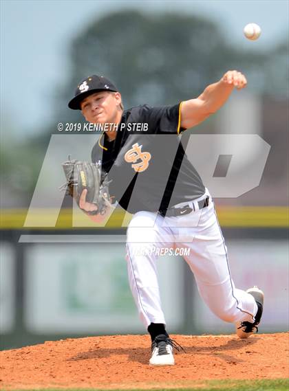 Thumbnail 3 in St. James @ Lutcher photogallery.