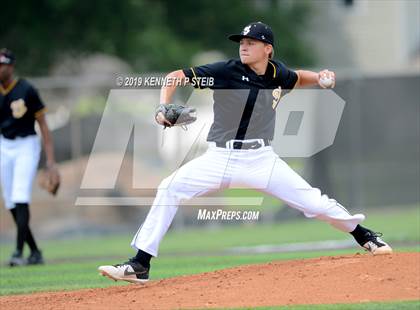 Thumbnail 1 in St. James @ Lutcher photogallery.