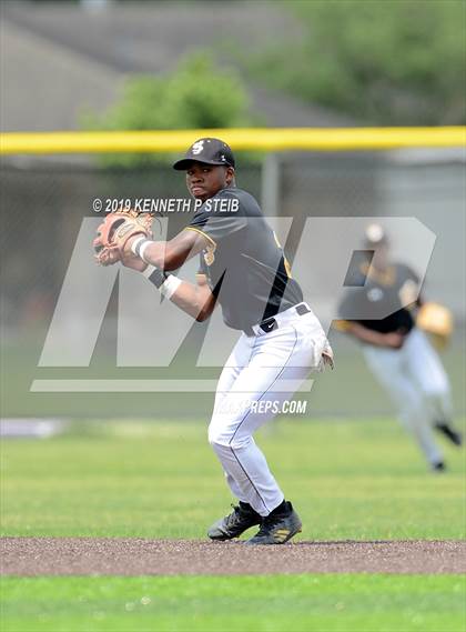 Thumbnail 3 in St. James @ Lutcher photogallery.