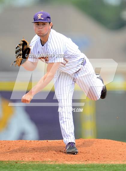 Thumbnail 1 in St. James @ Lutcher photogallery.