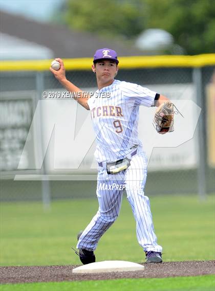 Thumbnail 1 in St. James @ Lutcher photogallery.