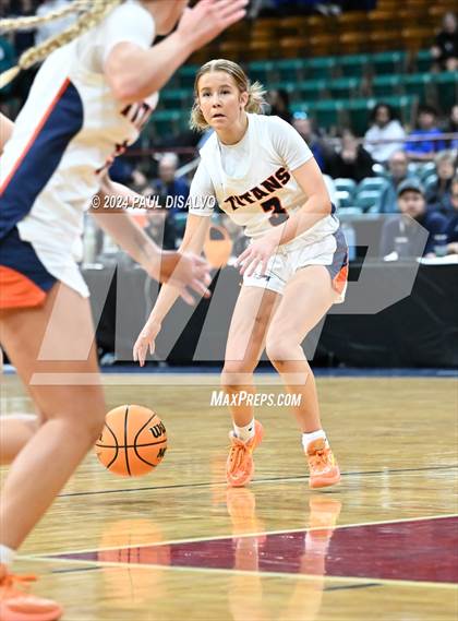 Thumbnail 3 in Legend vs. Horizon (CHSAA 6A Great 8) photogallery.