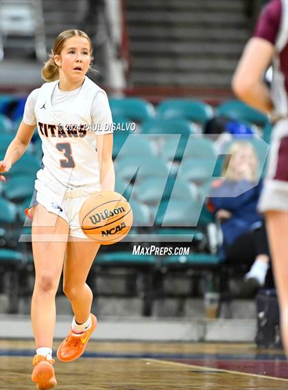 Thumbnail 2 in Legend vs. Horizon (CHSAA 6A Great 8) photogallery.