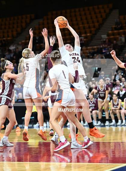 Thumbnail 3 in Legend vs. Horizon (CHSAA 6A Great 8) photogallery.