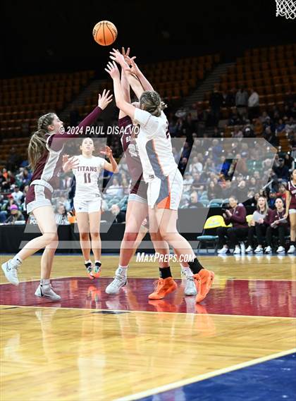 Thumbnail 2 in Legend vs. Horizon (CHSAA 6A Great 8) photogallery.