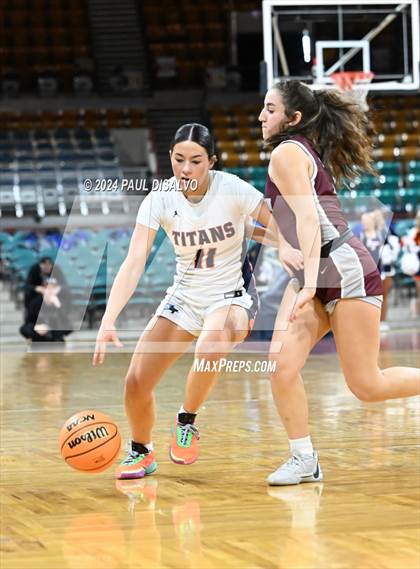 Thumbnail 2 in Legend vs. Horizon (CHSAA 6A Great 8) photogallery.