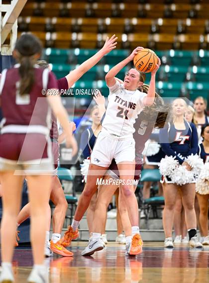 Thumbnail 1 in Legend vs. Horizon (CHSAA 6A Great 8) photogallery.
