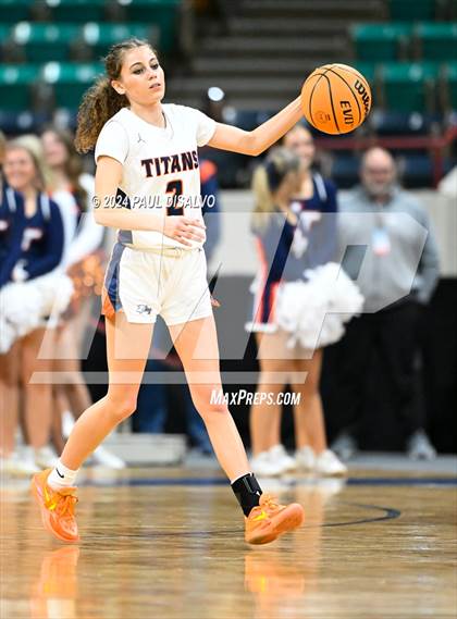 Thumbnail 3 in Legend vs. Horizon (CHSAA 6A Great 8) photogallery.