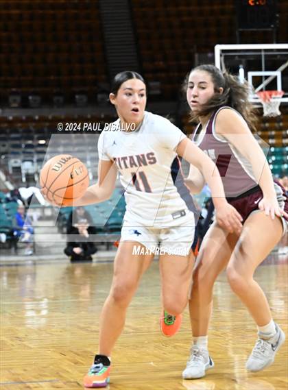 Thumbnail 3 in Legend vs. Horizon (CHSAA 6A Great 8) photogallery.