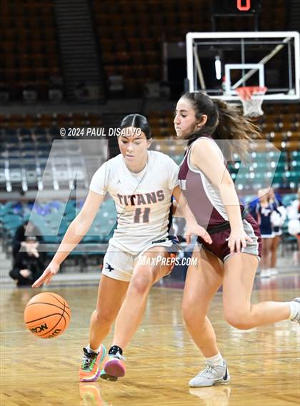 Thumbnail 3 in Legend vs. Horizon (CHSAA 6A Great 8) photogallery.