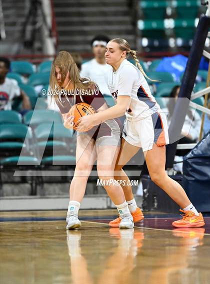 Thumbnail 1 in Legend vs. Horizon (CHSAA 6A Great 8) photogallery.